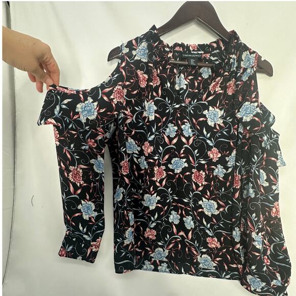 Cynthia Rowley Cold Shoulder Georgette Blouse Medium Black Floral Fairycore Boho - Picture 3 of 8